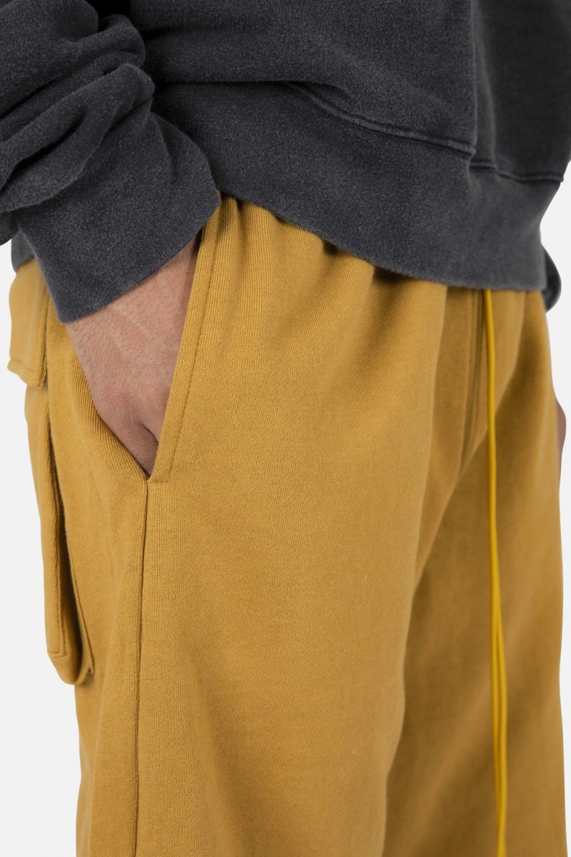 Mnml Flap Pocket Sweatshorts Shorts Mustard | NW27-V9VW