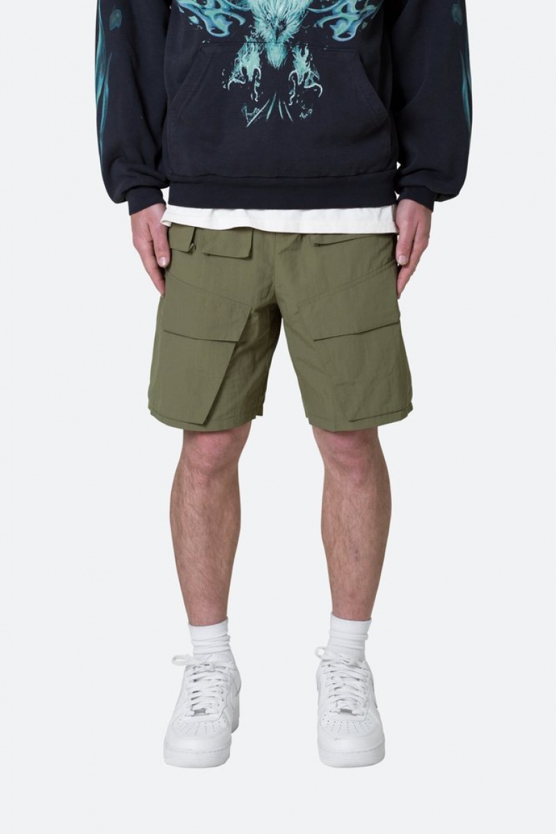 Mnml Nylon Cargo Traveler Shorts Shorts Olive | YK78-O3VL