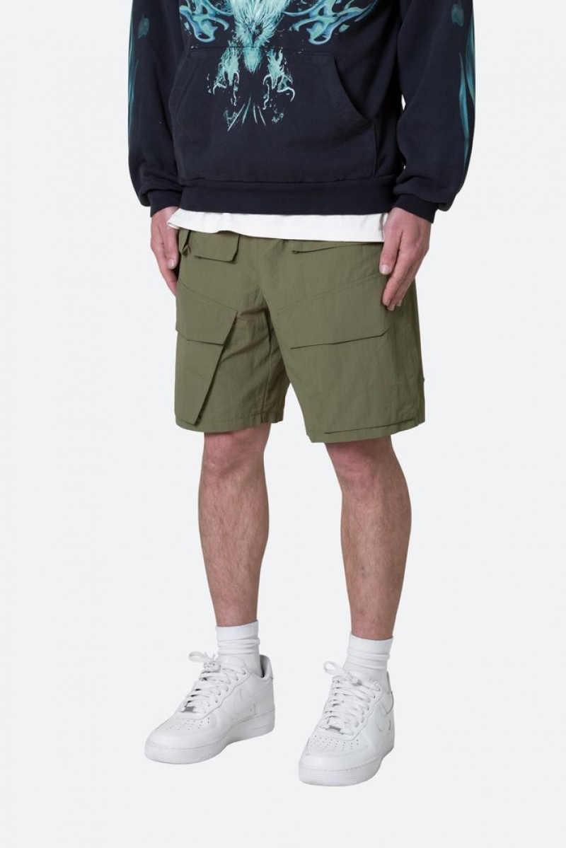 Mnml Nylon Cargo Traveler Shorts Shorts Olive | YK78-O3VL