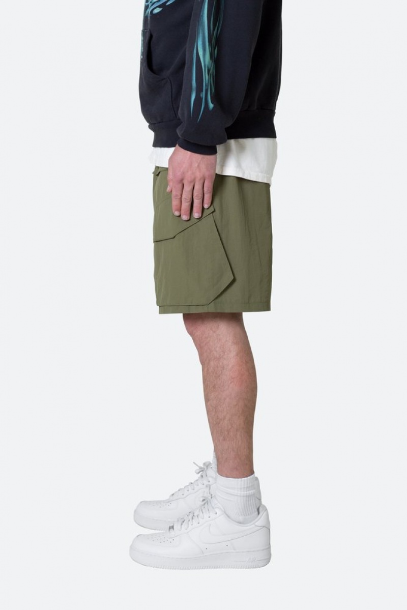 Mnml Nylon Cargo Traveler Shorts Shorts Olive | YK78-O3VL