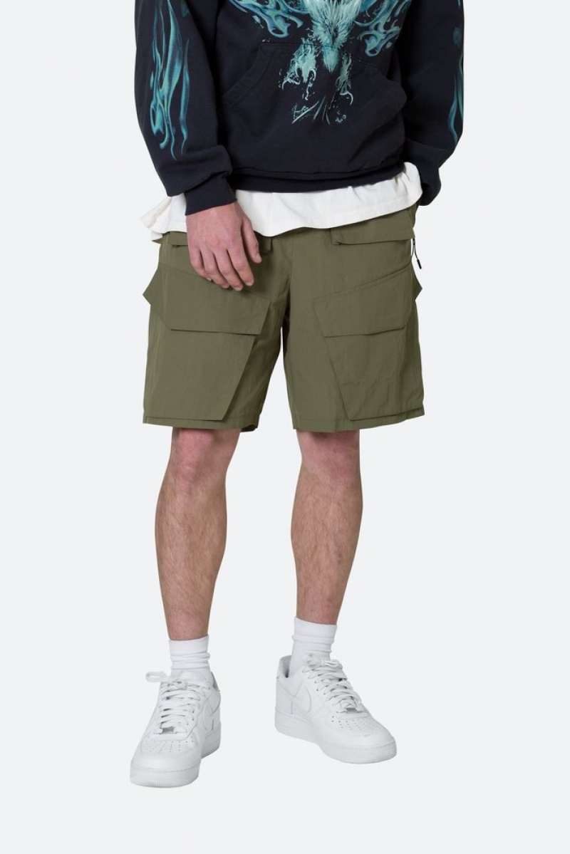 Mnml Nylon Cargo Traveler Shorts Shorts Olive | YK78-O3VL